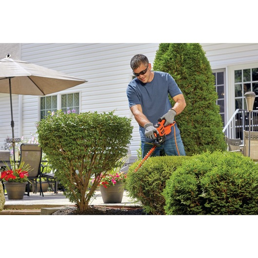 17 in. Electric Hedge Trimmer