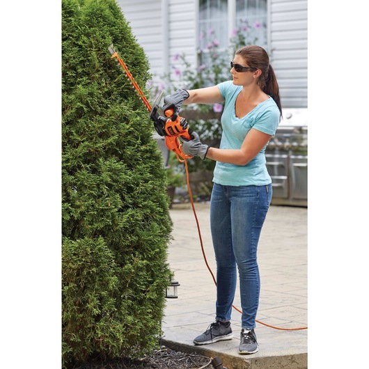 16 in. SAWBLADE™ Electric Hedge Trimmer