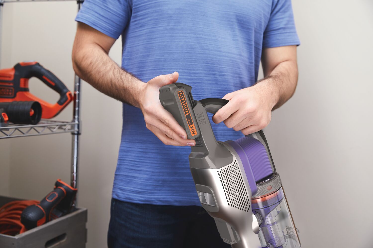 Removable battery feature of POWERSERIES Extreme pet cordless stick vacuum cleaner.