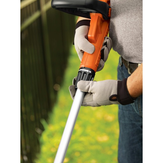 Ergonomic adjustable length pole feature of 6.5 amp 14 inch Trimmer / Edger.